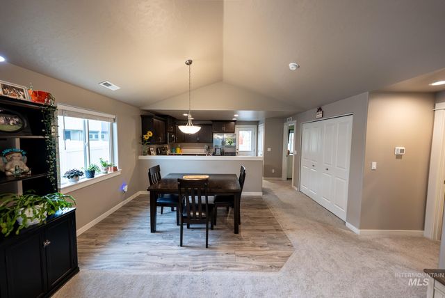 1398 W Woodpine St, Meridian, ID 83646