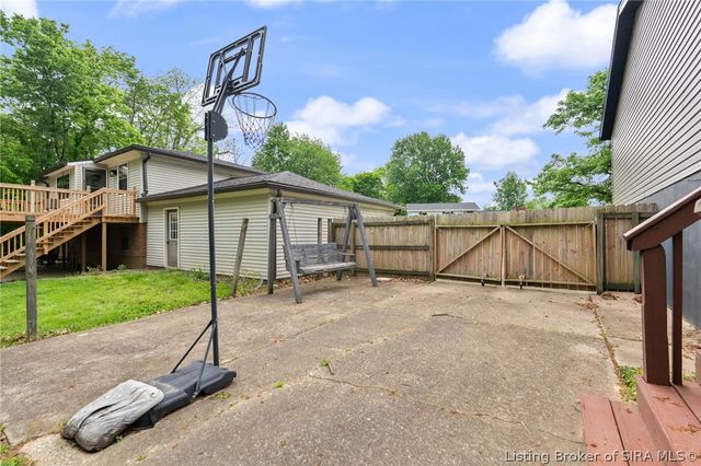 3109 Crums Lane, Jeffersonville, IN 47130