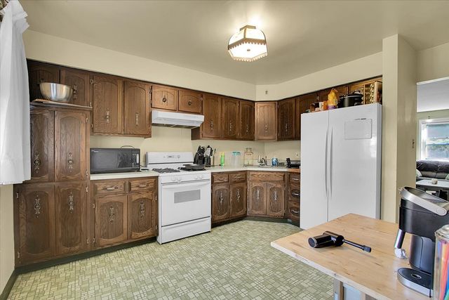 703 Oakland Avenue, Joliet, IL 60435