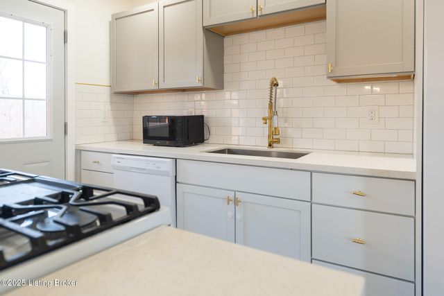 8416 Westport Rd, Briarwood, KY 40242