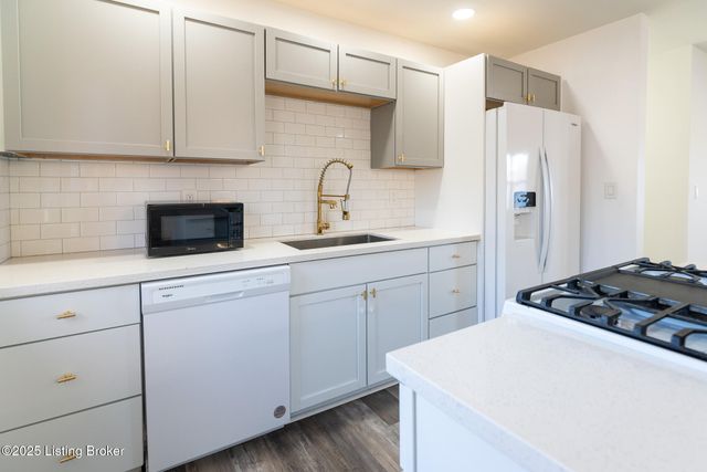 8416 Westport Rd, Briarwood, KY 40242