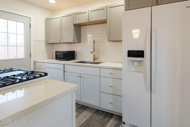 8416 Westport Rd, Briarwood, KY 40242