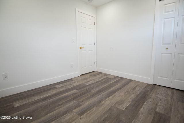 8416 Westport Rd, Briarwood, KY 40242