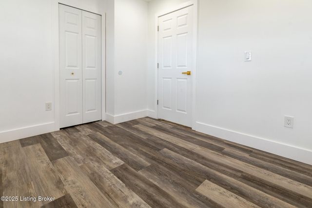 8416 Westport Rd, Briarwood, KY 40242