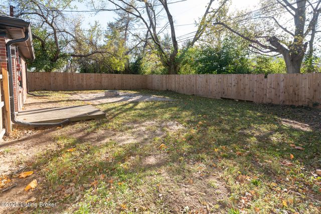 8416 Westport Rd, Briarwood, KY 40242