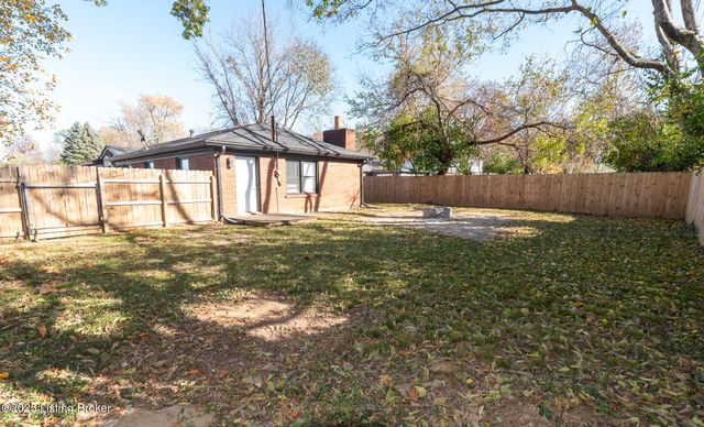 8416 Westport Rd, Briarwood, KY 40242