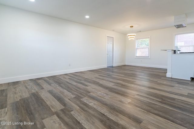 8416 Westport Rd, Briarwood, KY 40242