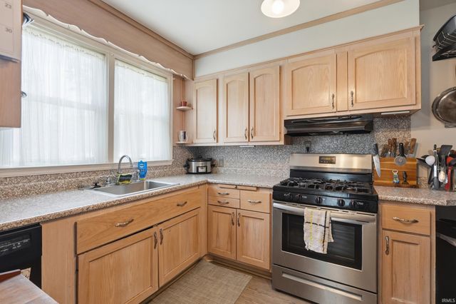 323 Field Street, Fort Wayne, IN 46805