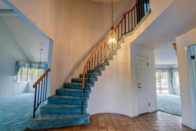 12970 La Tortola, San Diego, CA 92129