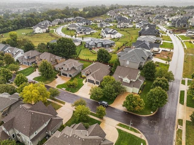 15609 Linden Street, Overland Park, KS 66224