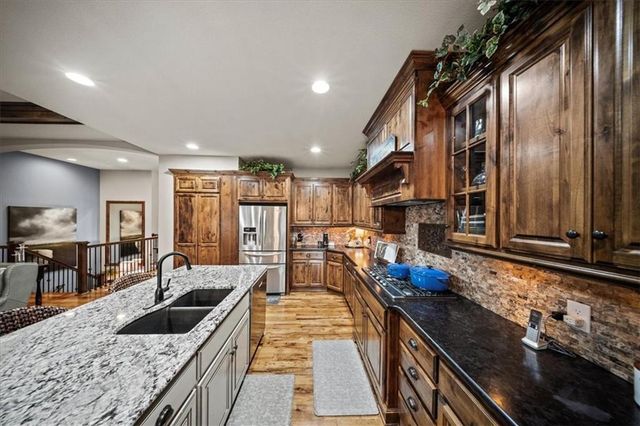 15609 Linden Street, Overland Park, KS 66224