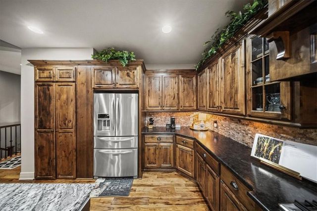 15609 Linden Street, Overland Park, KS 66224