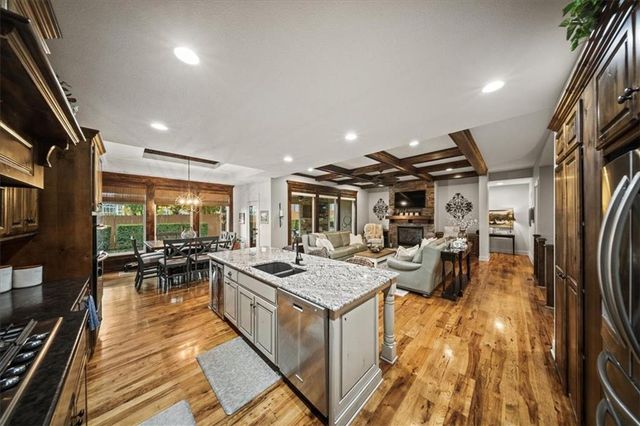 15609 Linden Street, Overland Park, KS 66224