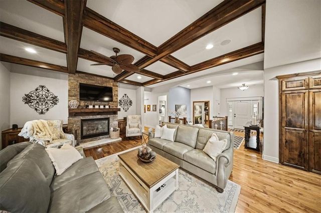 15609 Linden Street, Overland Park, KS 66224