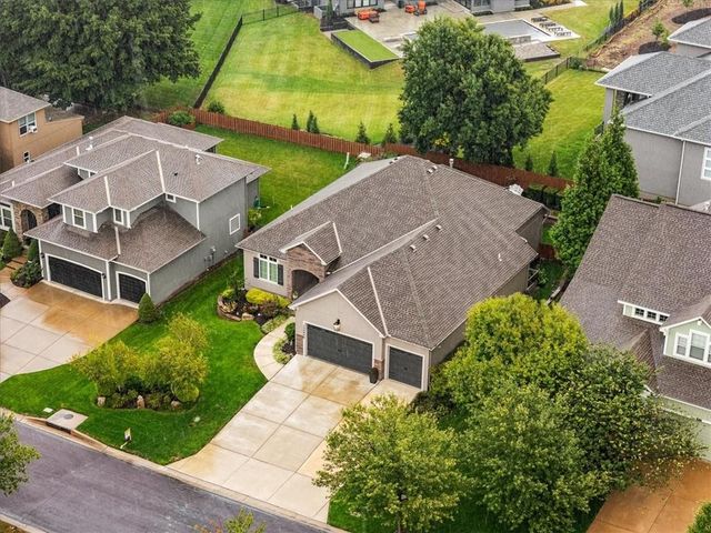 15609 Linden Street, Overland Park, KS 66224