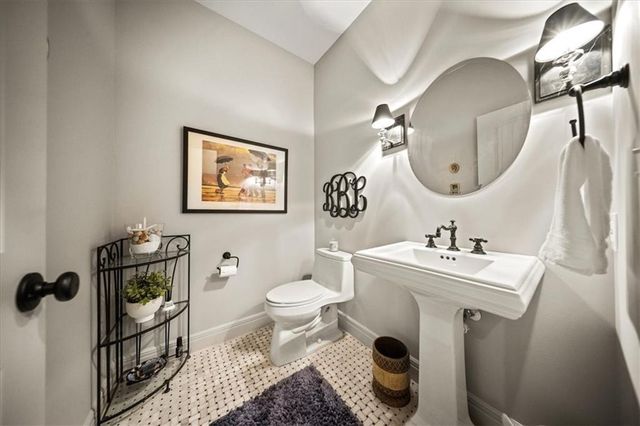 15609 Linden Street, Overland Park, KS 66224