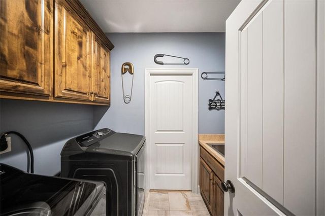 15609 Linden Street, Overland Park, KS 66224