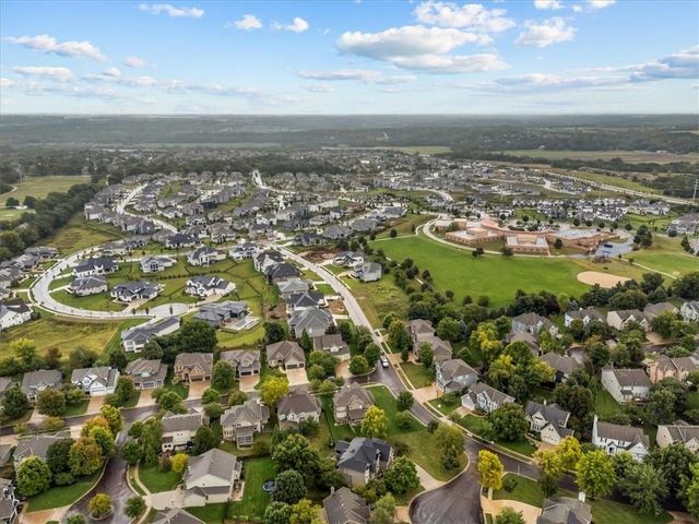 15609 Linden Street, Overland Park, KS 66224