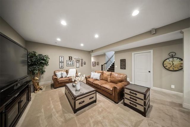 15609 Linden Street, Overland Park, KS 66224