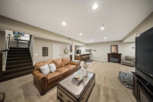 15609 Linden Street, Overland Park, KS 66224