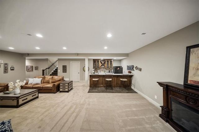 15609 Linden Street, Overland Park, KS 66224