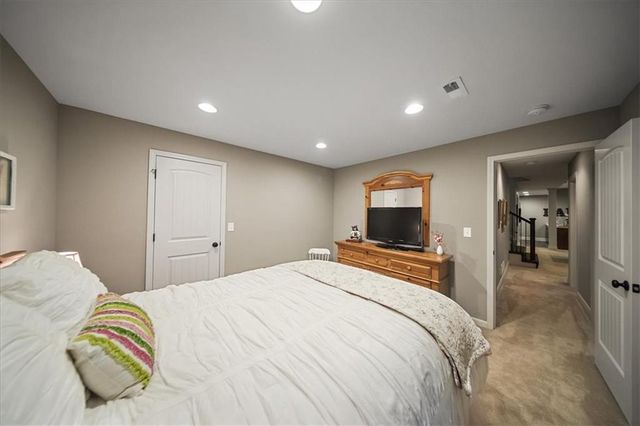 15609 Linden Street, Overland Park, KS 66224