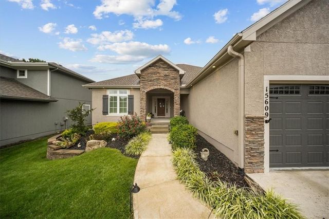 15609 Linden Street, Overland Park, KS 66224