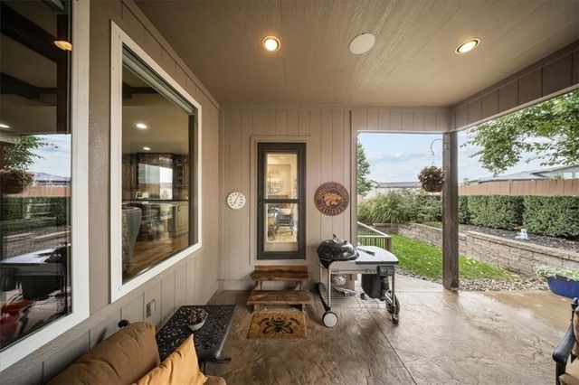 15609 Linden Street, Overland Park, KS 66224