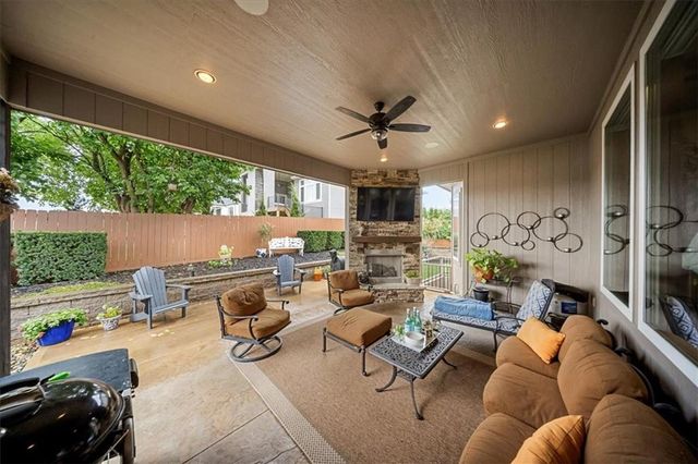 15609 Linden Street, Overland Park, KS 66224