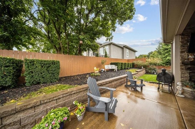 15609 Linden Street, Overland Park, KS 66224