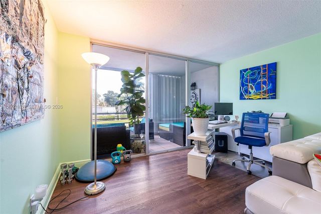 6923 Cypress Rd C12, Plantation, FL 33317