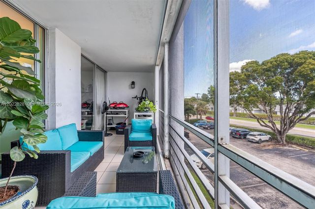 6923 Cypress Rd C12, Plantation, FL 33317