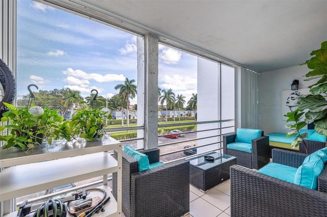 6923 Cypress Rd C12, Plantation, FL 33317
