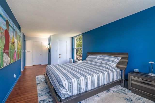 6923 Cypress Rd C12, Plantation, FL 33317