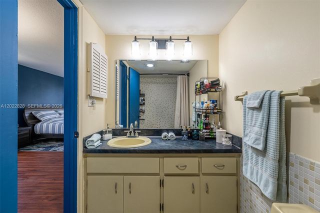 6923 Cypress Rd C12, Plantation, FL 33317