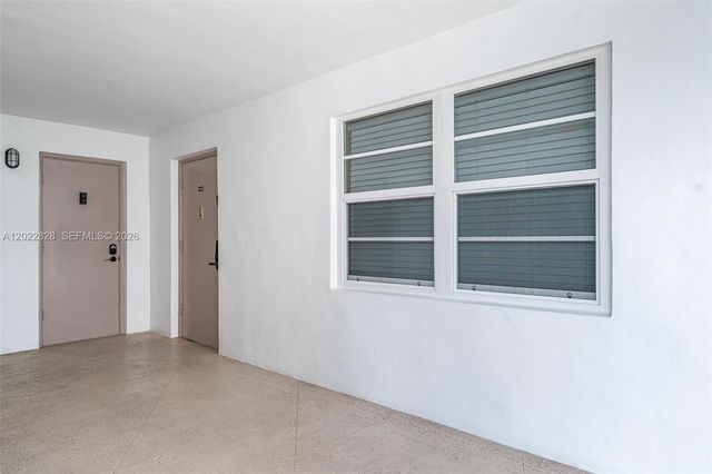 6923 Cypress Rd C12, Plantation, FL 33317