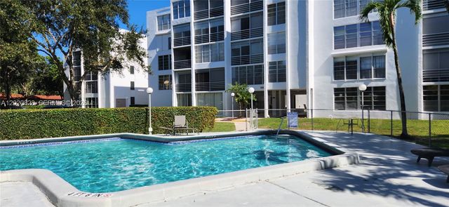 6923 Cypress Rd C12, Plantation, FL 33317