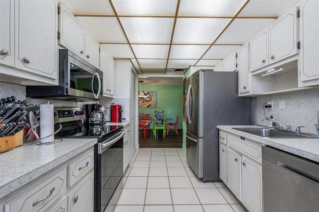 6923 Cypress Rd C12, Plantation, FL 33317