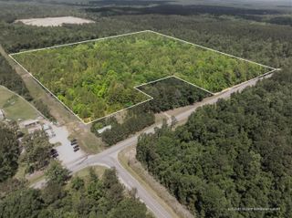 37 AC Jackson Rd., Hattiesburg, MS 39402
