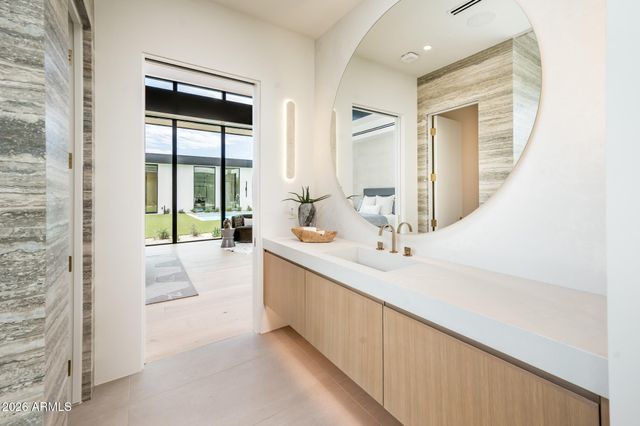 6649 E Ocotillo Road, Paradise Valley, AZ 85253