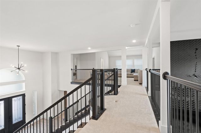 704 S HIDDEN LAKES Drive, Desoto, TX 75115