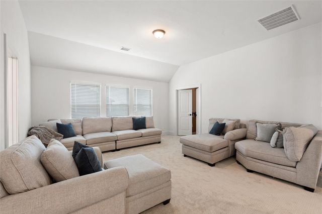 704 S HIDDEN LAKES Drive, Desoto, TX 75115