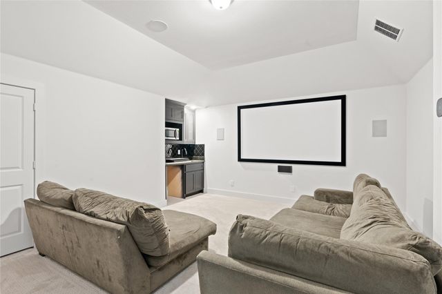 704 S HIDDEN LAKES Drive, Desoto, TX 75115