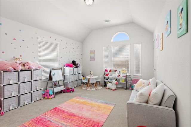 704 S HIDDEN LAKES Drive, Desoto, TX 75115