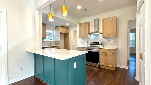 2239 E 8th Street, Tulsa, OK 74104