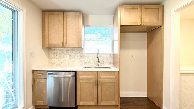 2239 E 8th Street, Tulsa, OK 74104