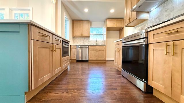 2239 E 8th Street, Tulsa, OK 74104