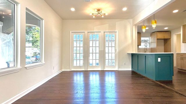 2239 E 8th Street, Tulsa, OK 74104