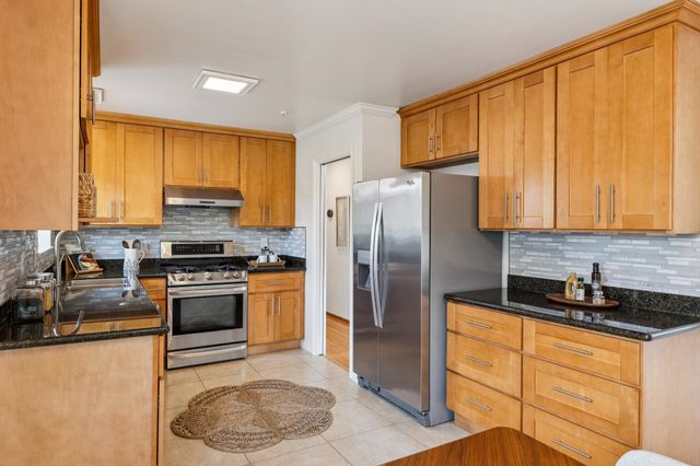 5355 Bayview Ave, Richmond, CA 94804