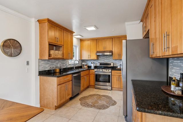 5355 Bayview Ave, Richmond, CA 94804